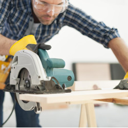 Use of Electrical Power Saw